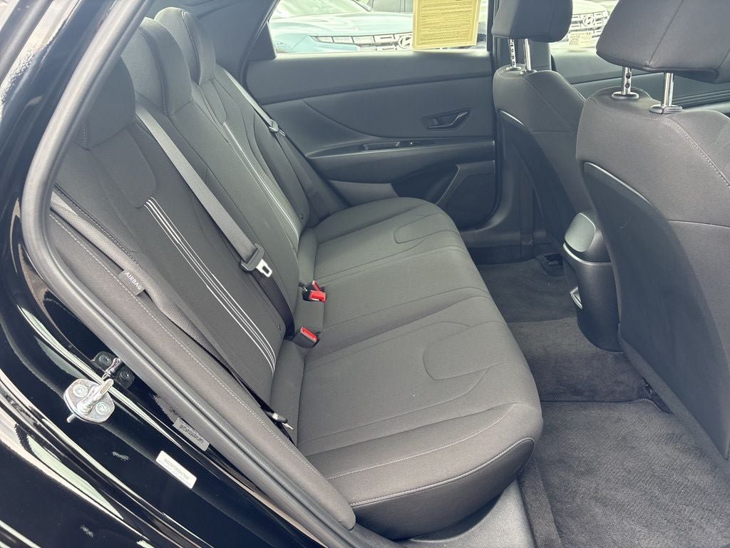Certified 2025 Hyundai Elantra Sport FWD image 23