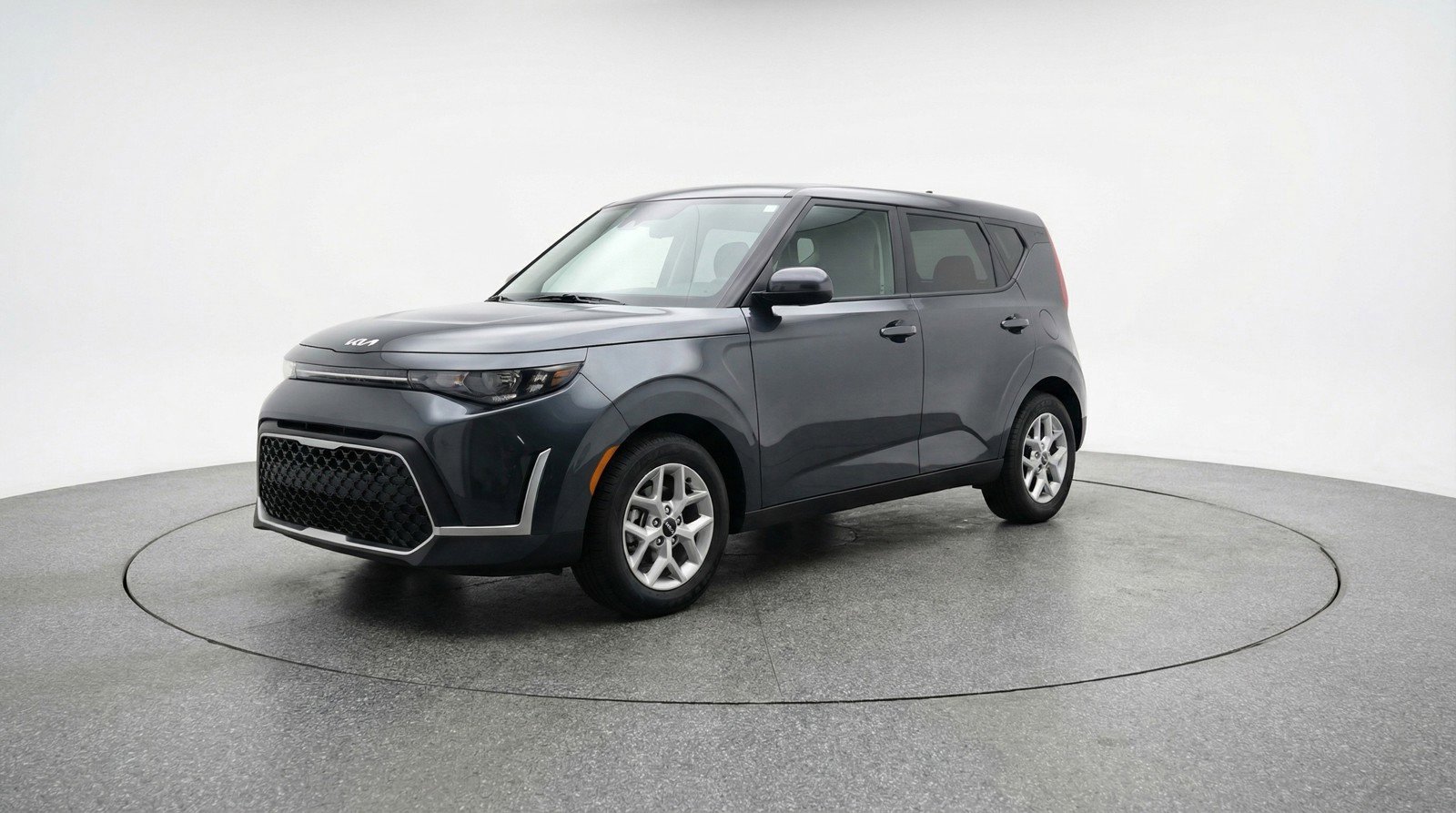 Used 2025 Kia Soul LX w/ LX Technology Package image 3