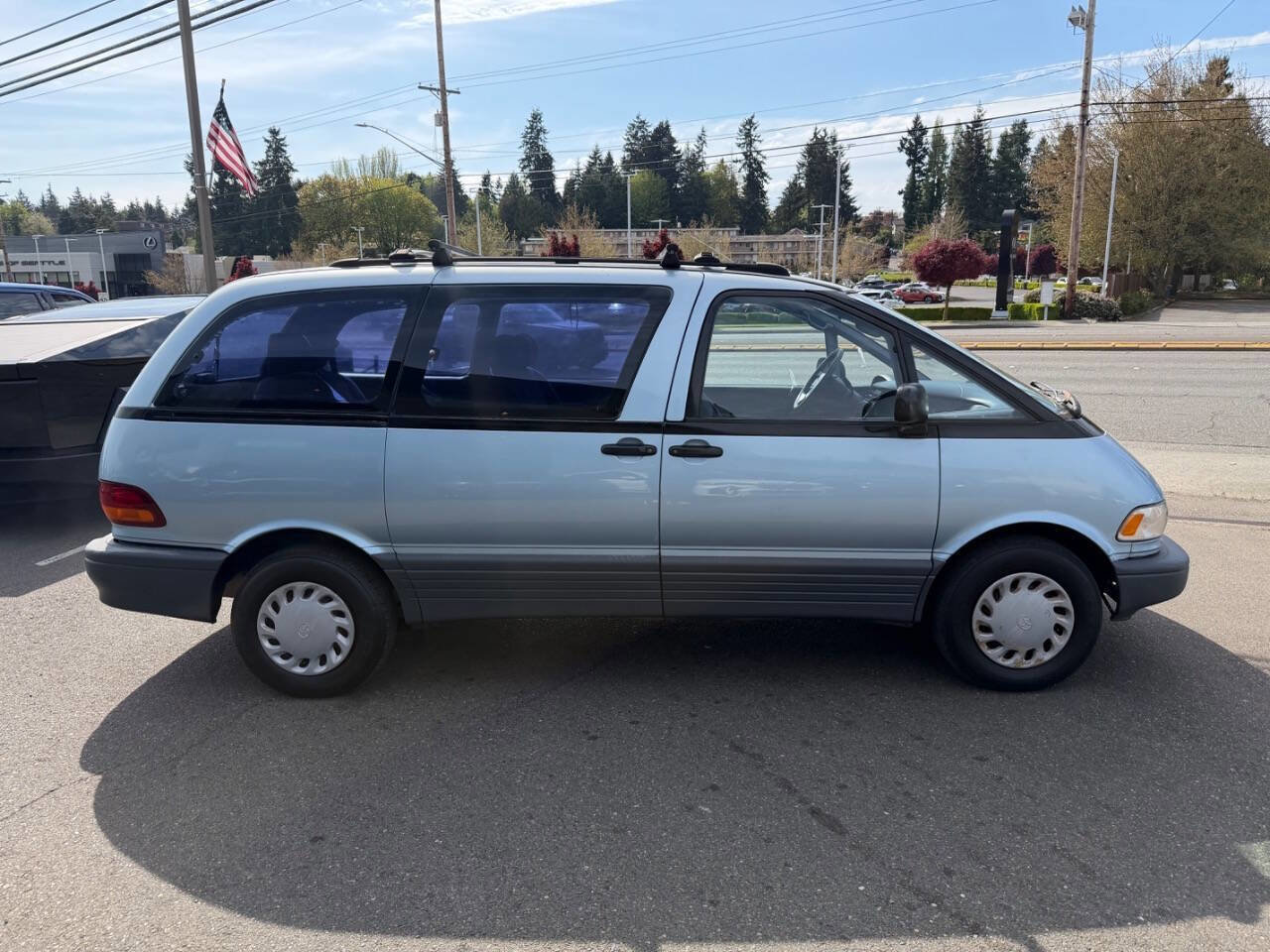 Used 1993 Toyota Previa Deluxe RWD image 7