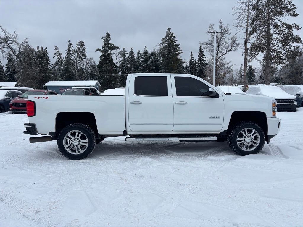 Used 2016 Chevrolet Silverado 2500 High Country image 2