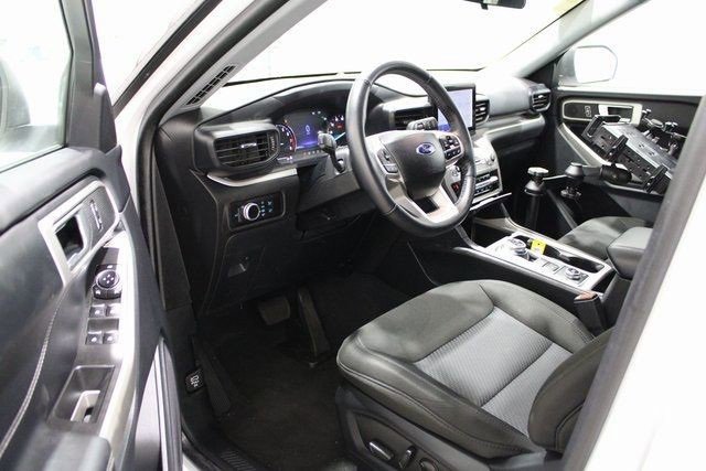 Used 2023 Ford Explorer XLT image 2