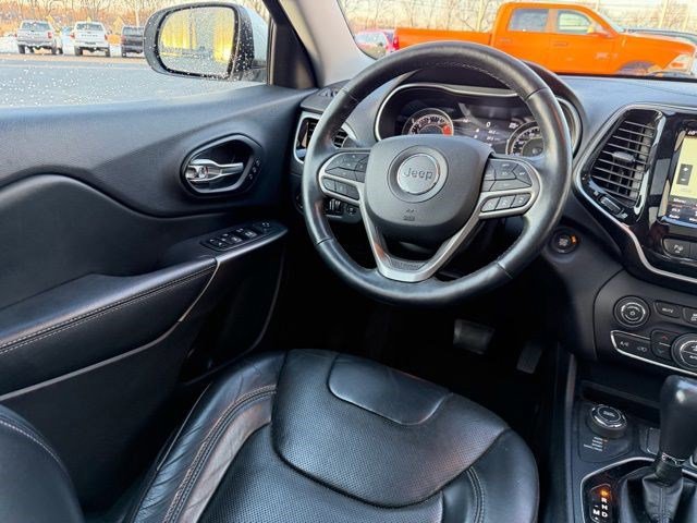 Used 2019 Jeep Cherokee Limited w/ Luxury Group image 14