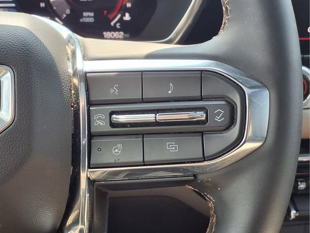 Certified 2025 GMC Canyon Denali image 13