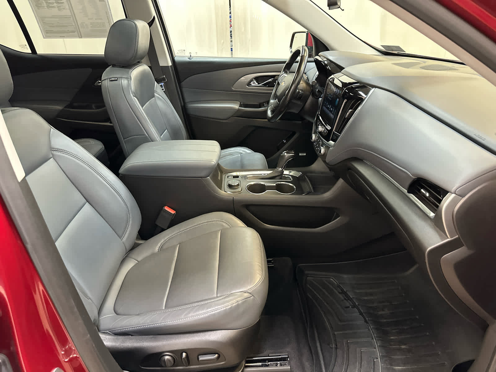 Used 2019 Chevrolet Traverse LT w/ LT Premium Package AWD/4WD image 16