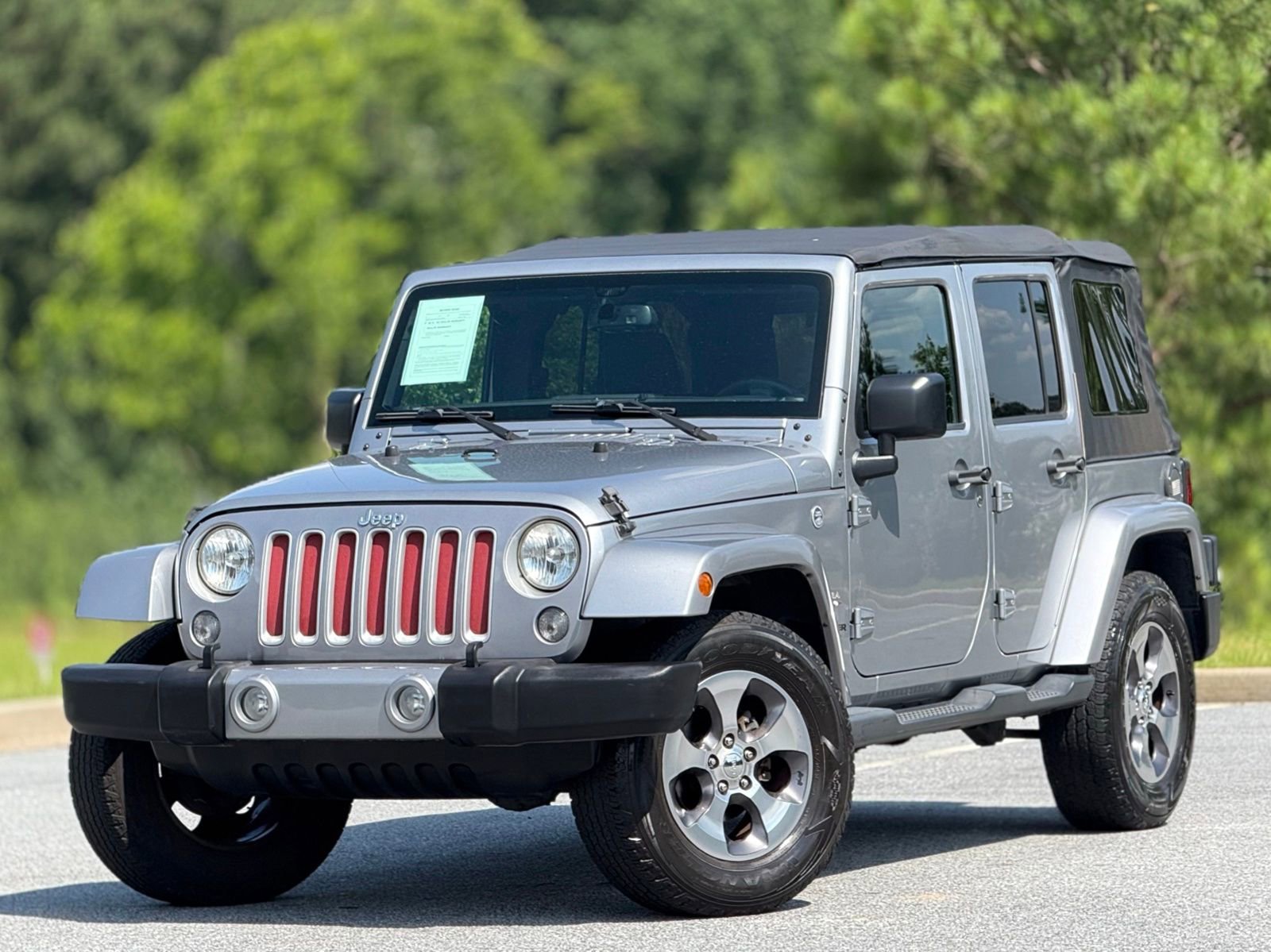 Used 2016 Jeep Wrangler Unlimited Sahara image 7