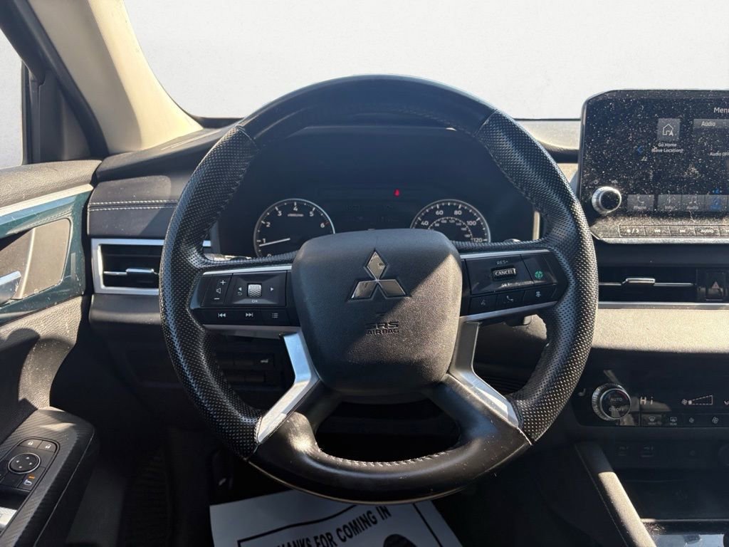 Used 2022 Mitsubishi Outlander SE image 14