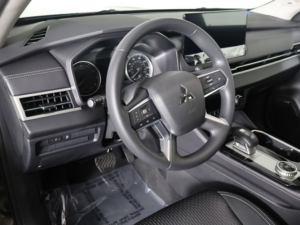 New 2026 Mitsubishi Outlander ES FWD image 25
