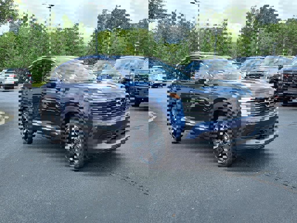 New 2025 Nissan Kicks SR image 1