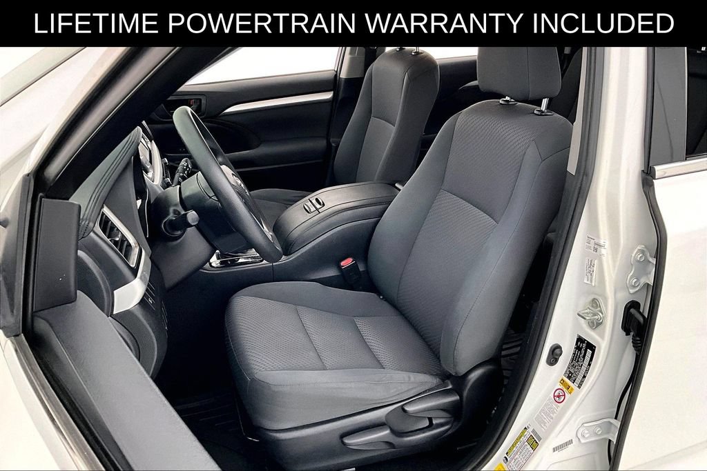 Used 2019 Toyota Highlander LE FWD image 34