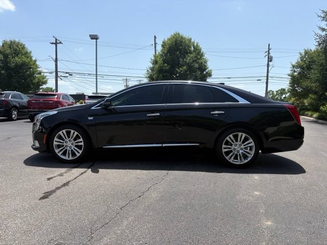 Used 2019 Cadillac XTS Luxury FWD image 2