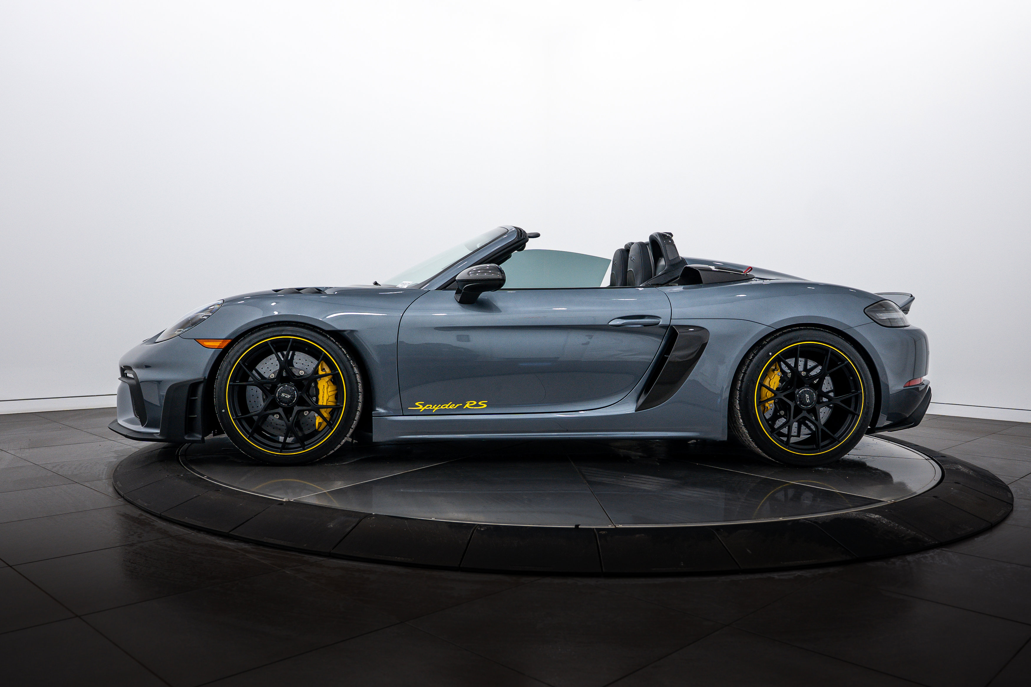 Certified 2025 Porsche 718 Boxster Spyder RS image 2