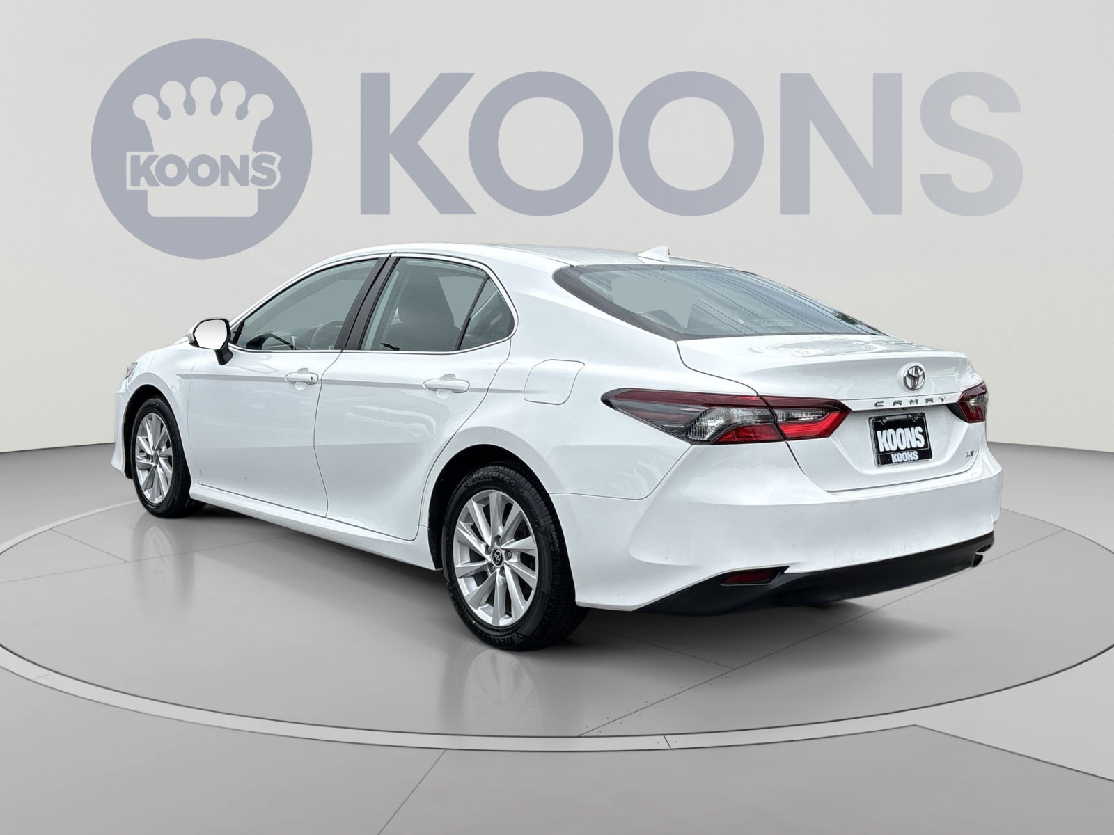 Used 2024 Toyota Camry LE FWD image 4