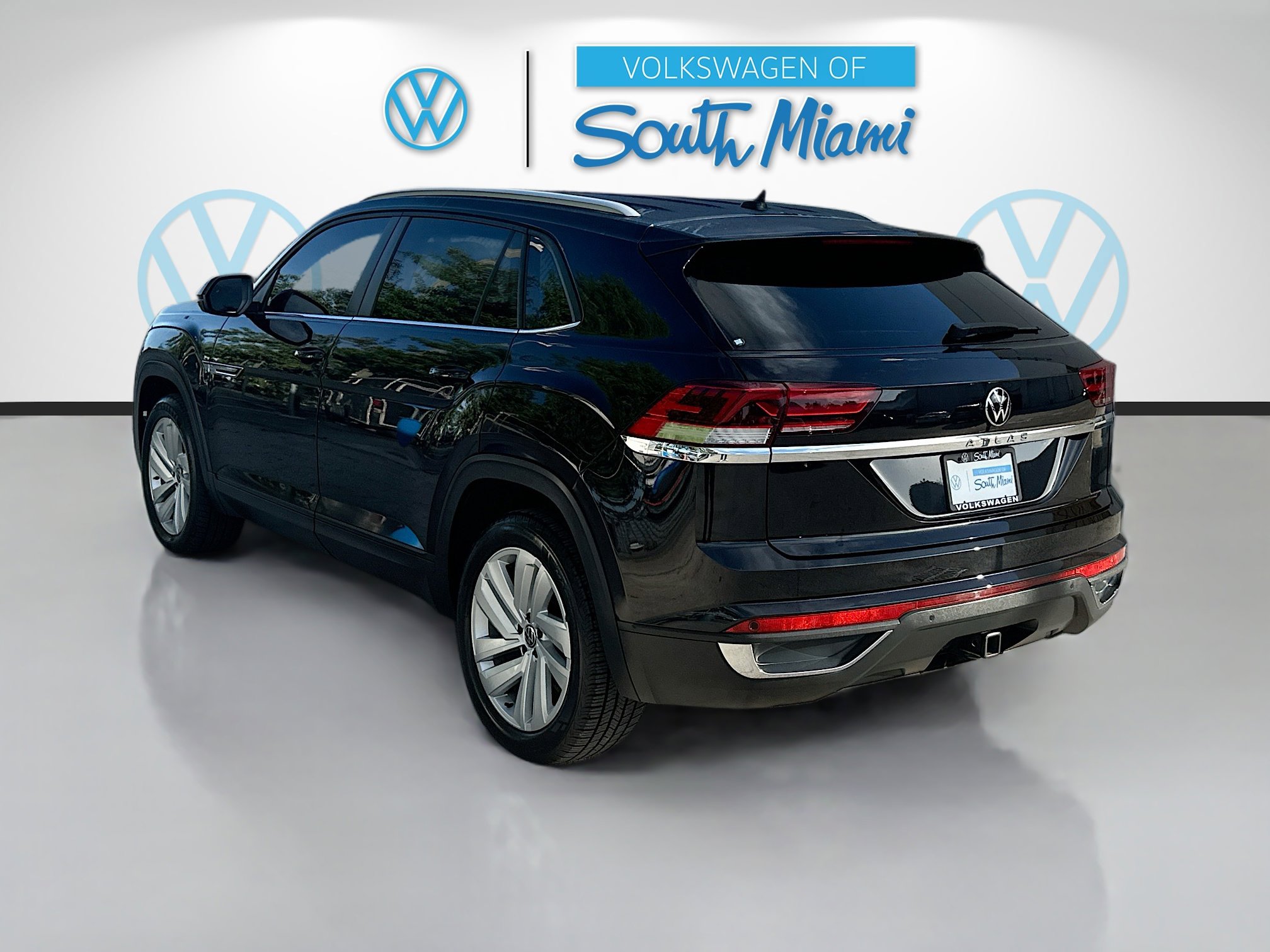 Used 2021 Volkswagen Atlas Cross Sport SE w/ V6 Towing Package image 5