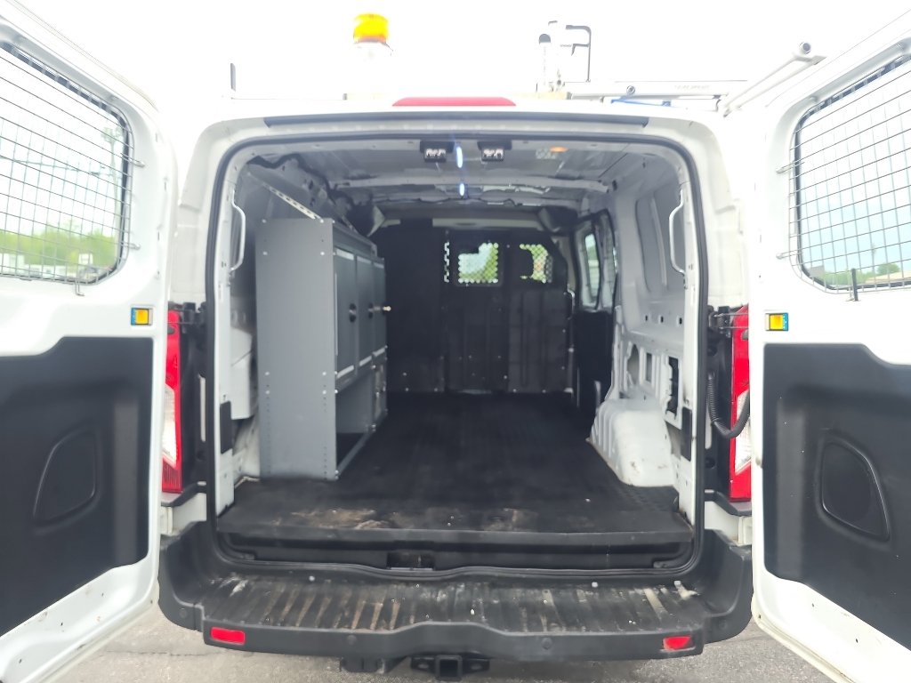 Used 2016 Ford Transit 250 130 Low Roof RWD image 18