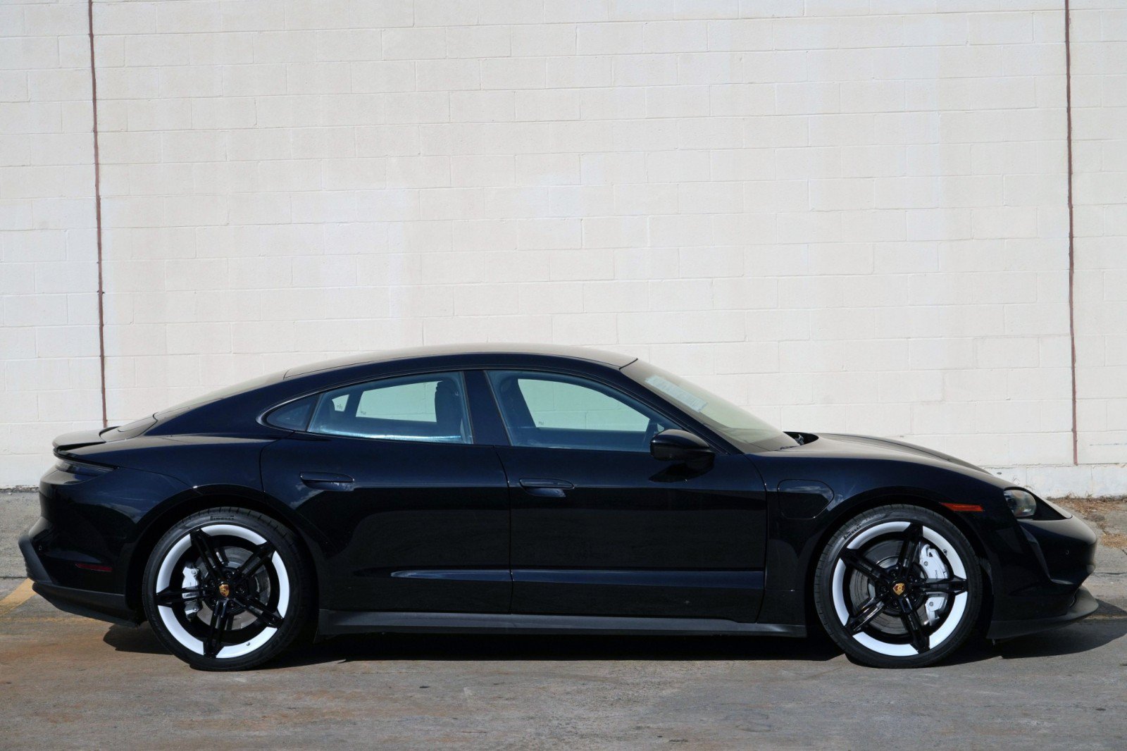 Used 2022 Porsche Taycan RWD image 54