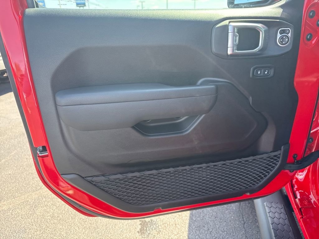 Used 2025 Jeep Wrangler Sport S image 12