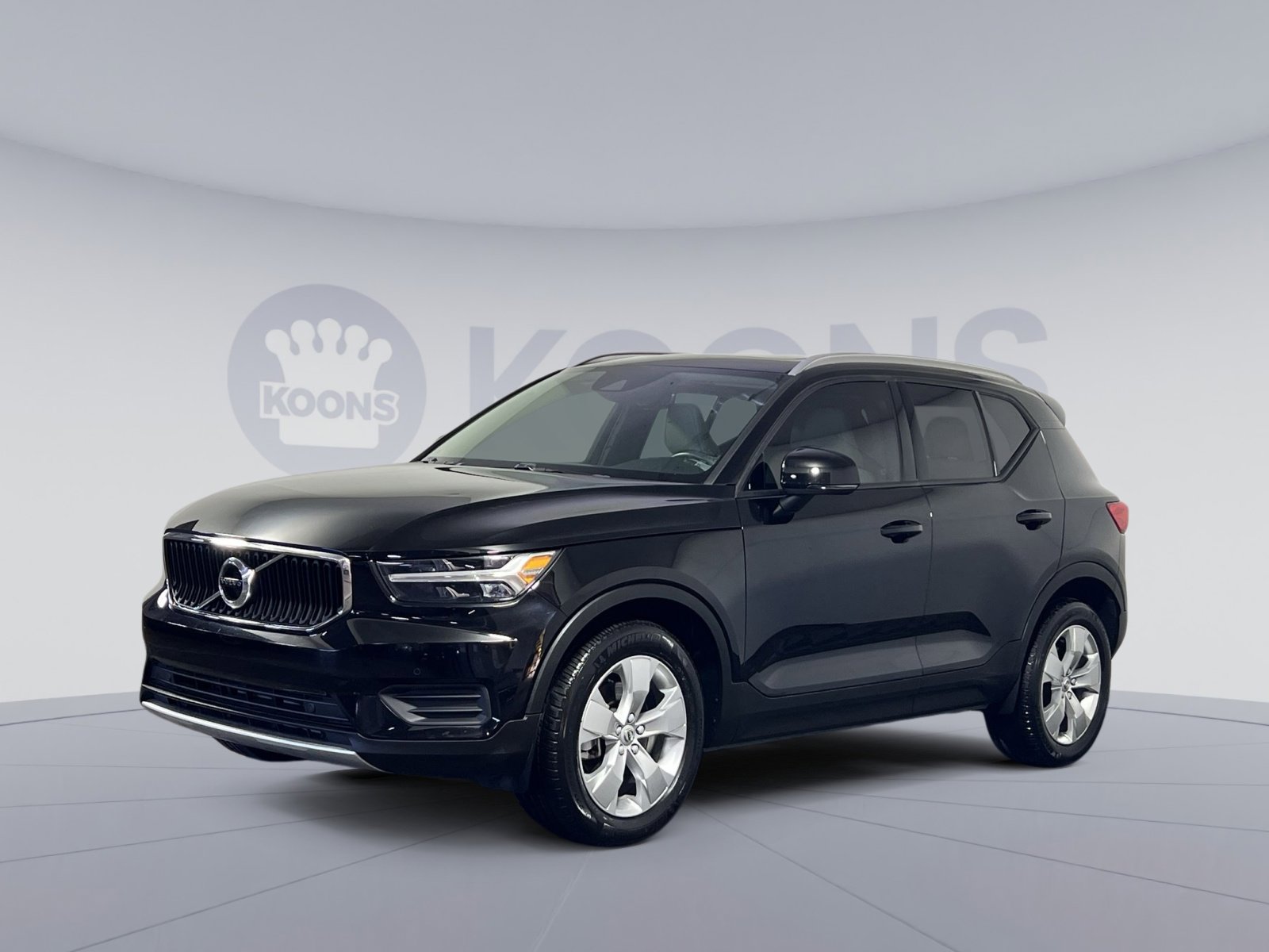 Used 2020 Volvo XC40 T4 Momentum