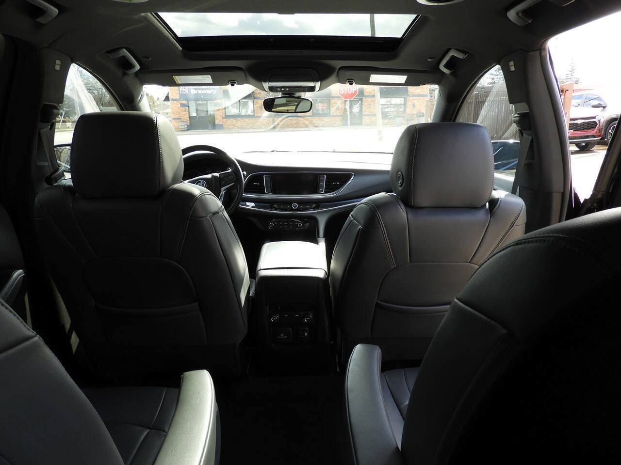 Used 2022 Buick Enclave Essence w/ Experience Buick Package FWD image 23