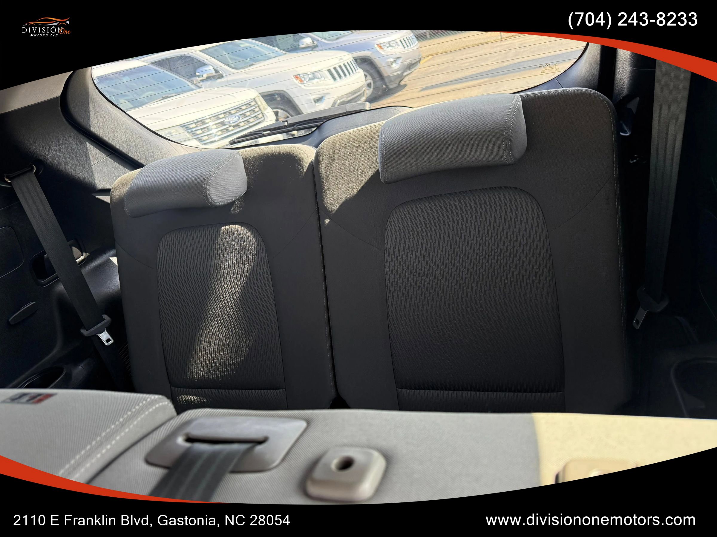 Used 2017 Hyundai Santa Fe SE FWD image 17
