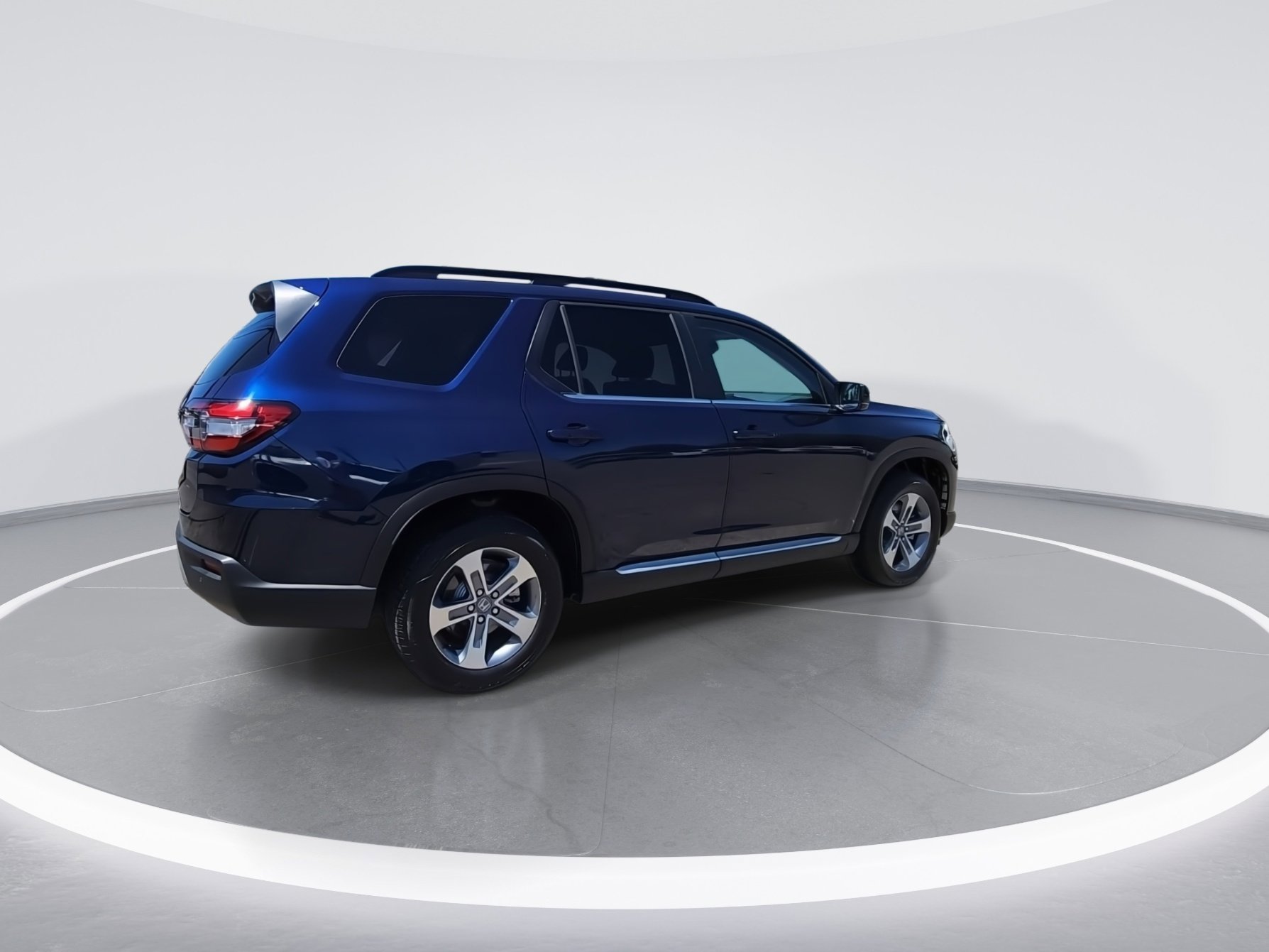 Used 2025 Honda Pilot EX-L image 8