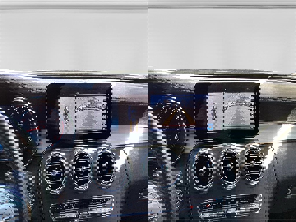 Used 2023 Mercedes-Benz C 300 Coupe image 17