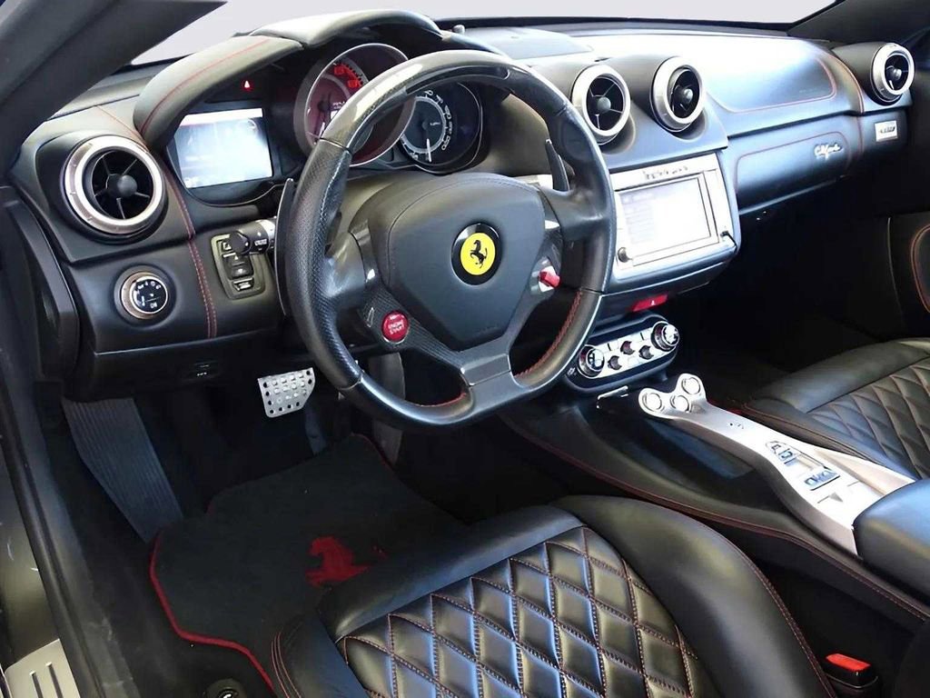 Used 2011 Ferrari California image 22