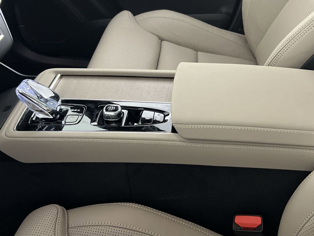 New 2026 Volvo XC90 B6 Ultra w/ Lounge Package image 21