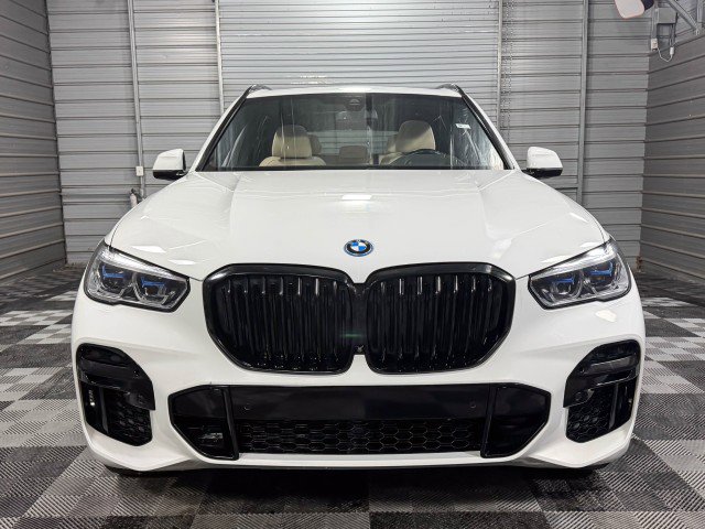 Used 2022 BMW X5 xDrive45e w/ M Sport Package image 3