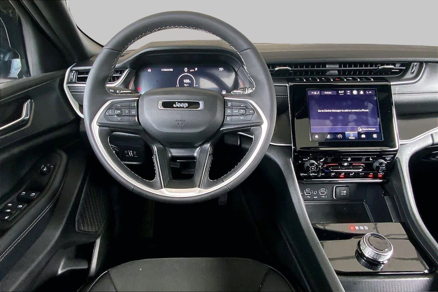 Used 2025 Jeep Grand Cherokee Altitude AWD/4WD image 10