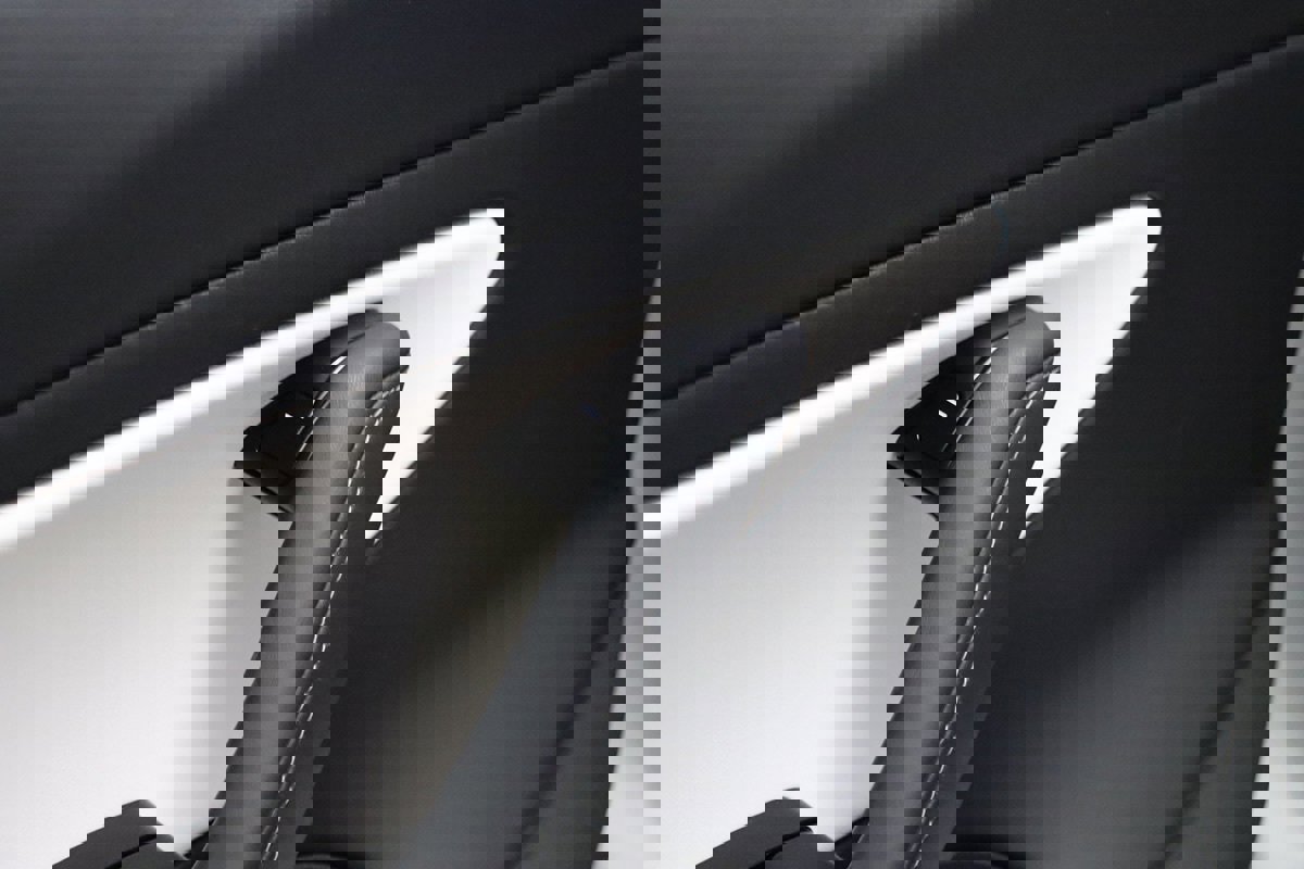 Used 2020 Tesla Model 3 Performance image 32