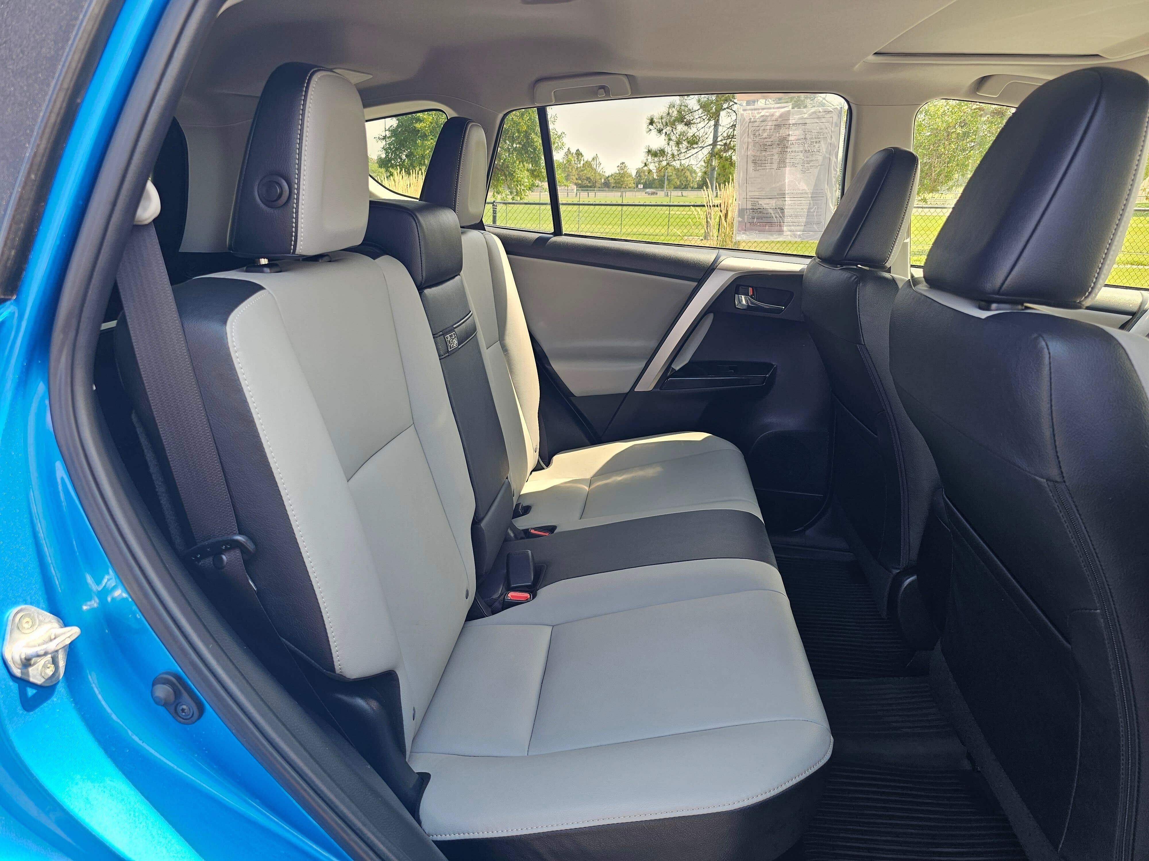 Used 2018 Toyota RAV4 Limited w/ Advanced Technology Package AWD/4WD image 12