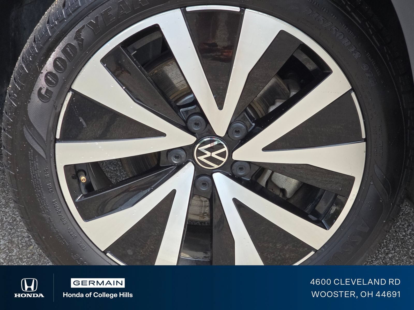 Used 2024 Volkswagen Taos SE FWD image 10