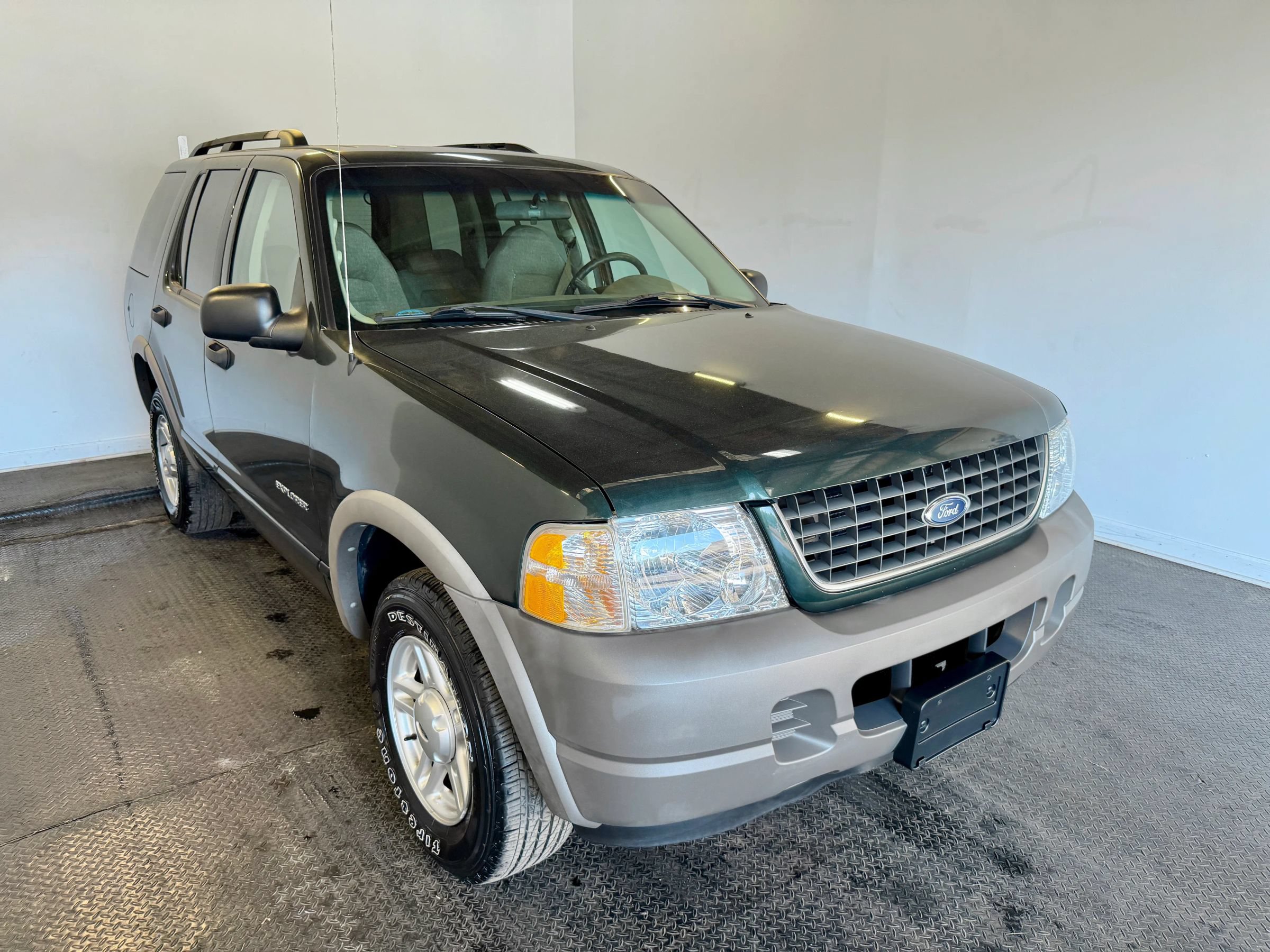 Used 2002 Ford Explorer XLS RWD image 4