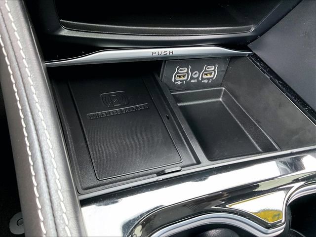 Used 2023 Chrysler Pacifica Limited w/ S Appearance Package FWD image 28