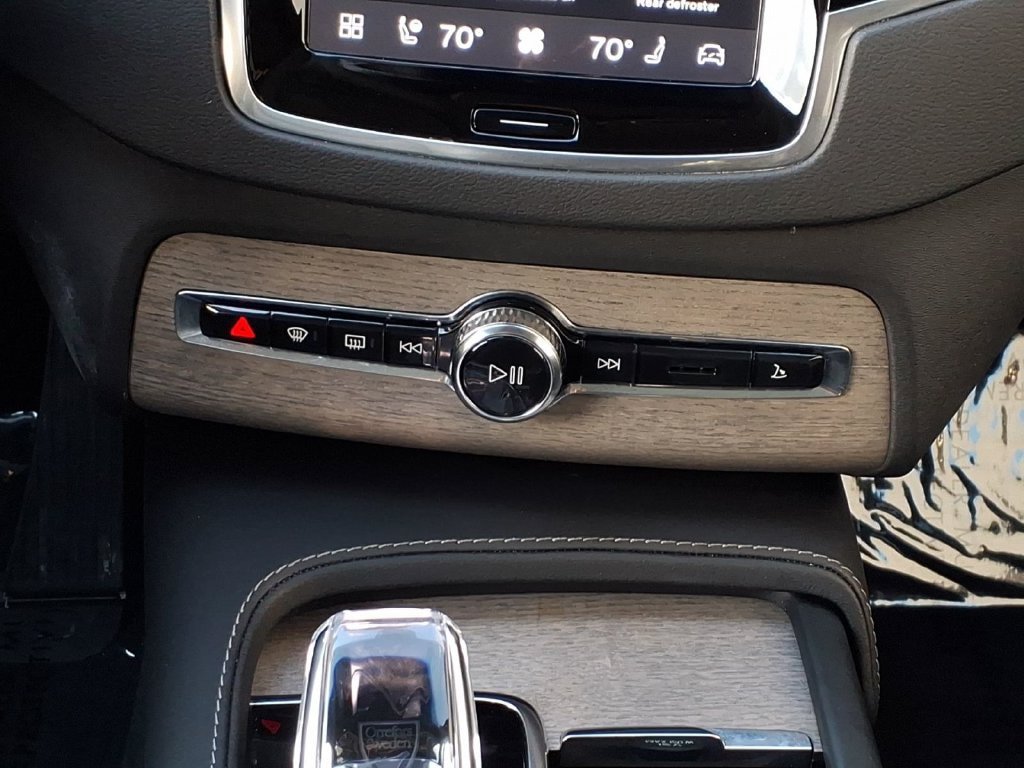 Certified 2024 Volvo XC90 T8 Ultimate w/ Protection Package Premier AWD/4WD image 20