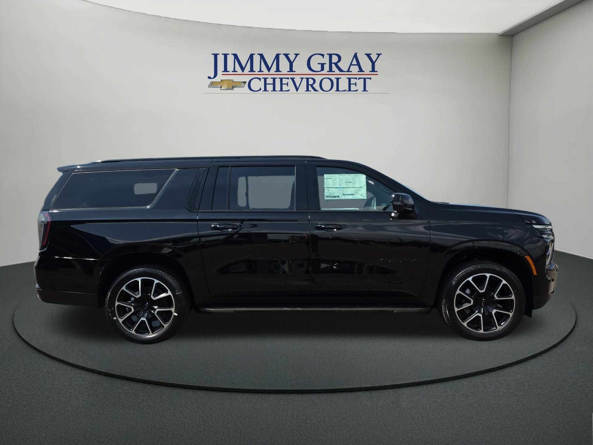 New 2026 Chevrolet Suburban RST w/ RST Capability Package AWD/4WD image 6