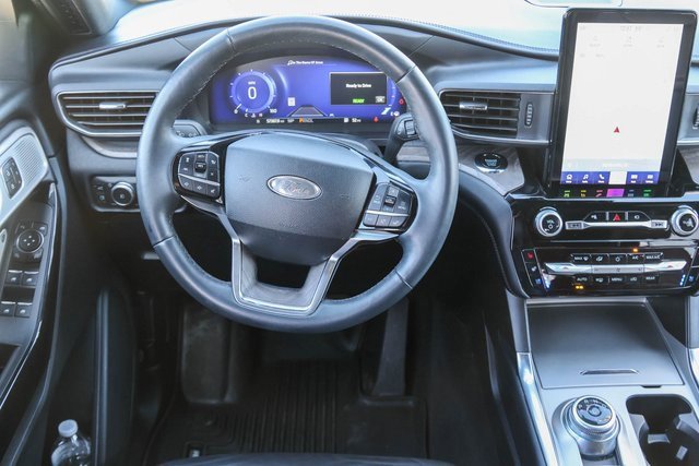 Used 2022 Ford Explorer Platinum w/ Technology Package image 26