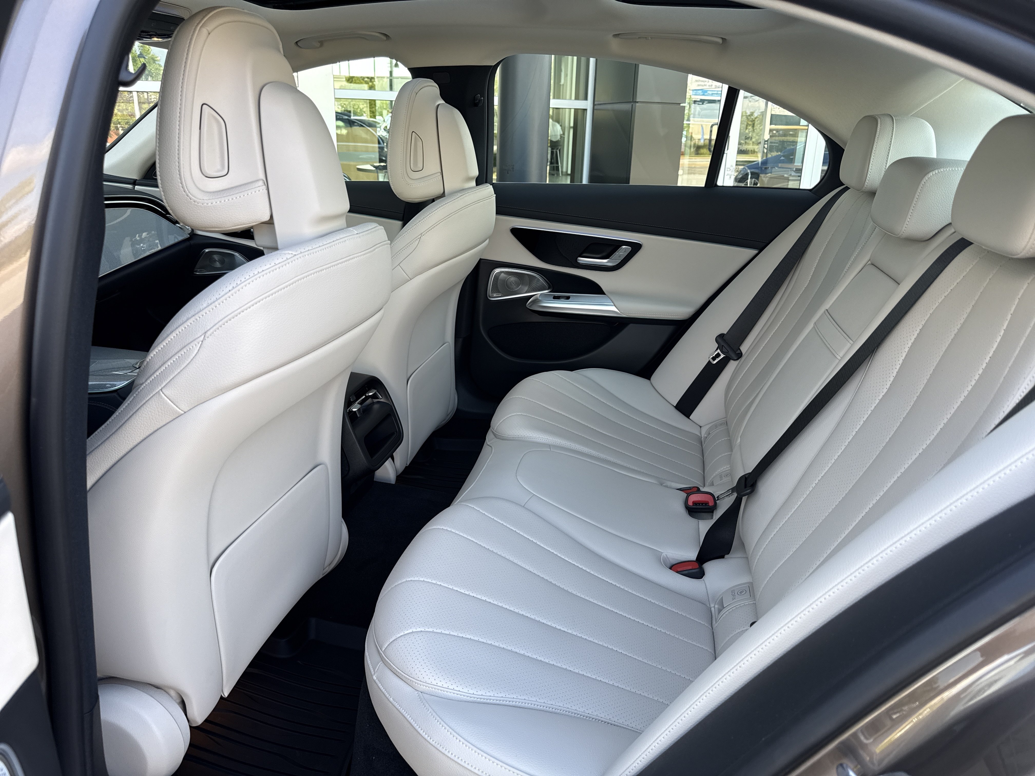 Certified 2025 Mercedes-Benz E 350 Sedan image 4