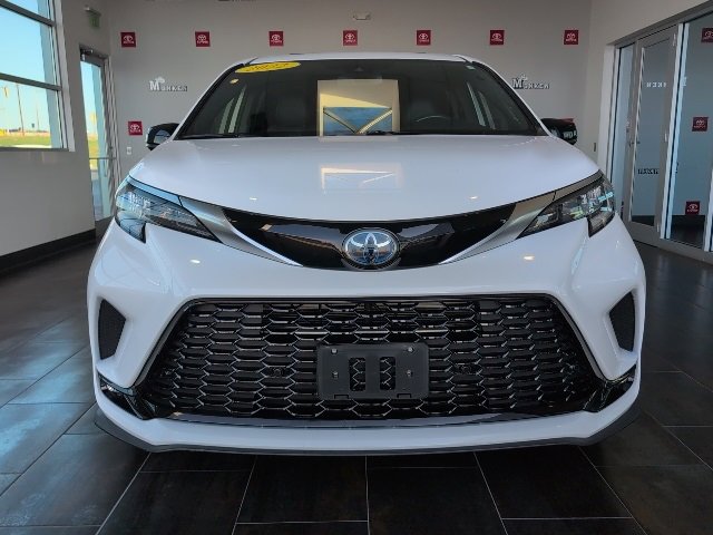 Certified 2022 Toyota Sienna XSE image 3