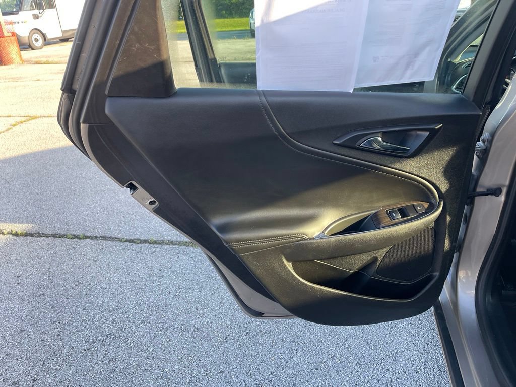 Used 2022 Chevrolet Malibu Premier FWD image 16