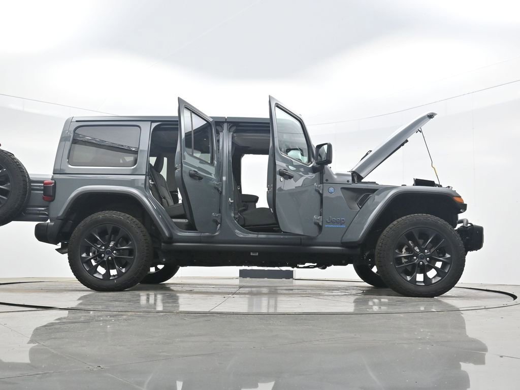 Used 2025 Jeep Wrangler Sahara 4xe image 44