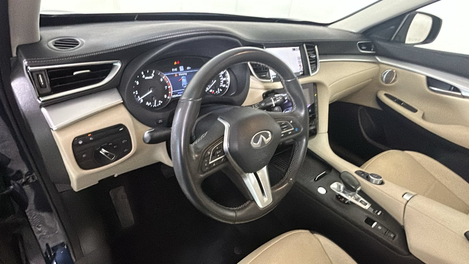 Used 2022 INFINITI QX50 Essential AWD/4WD image 14