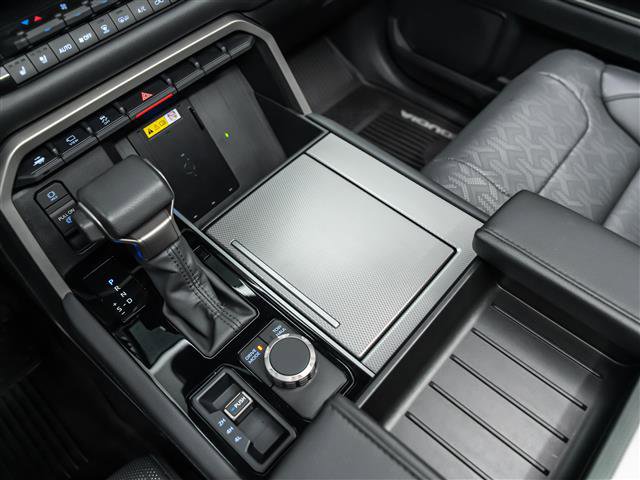 Used 2024 Toyota Sequoia Limited image 31