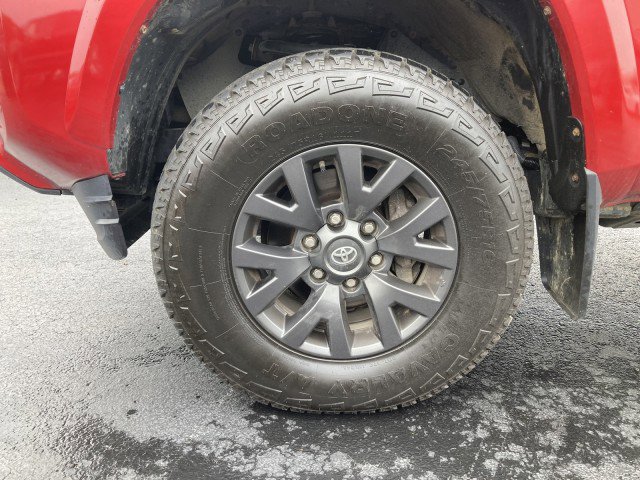 Used 2021 Toyota Tacoma SR5 AWD/4WD image 9