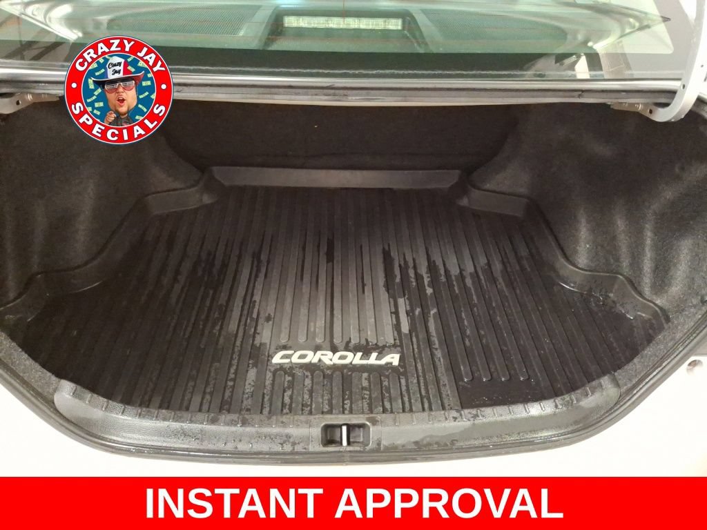 Used 2018 Toyota Corolla LE FWD image 11