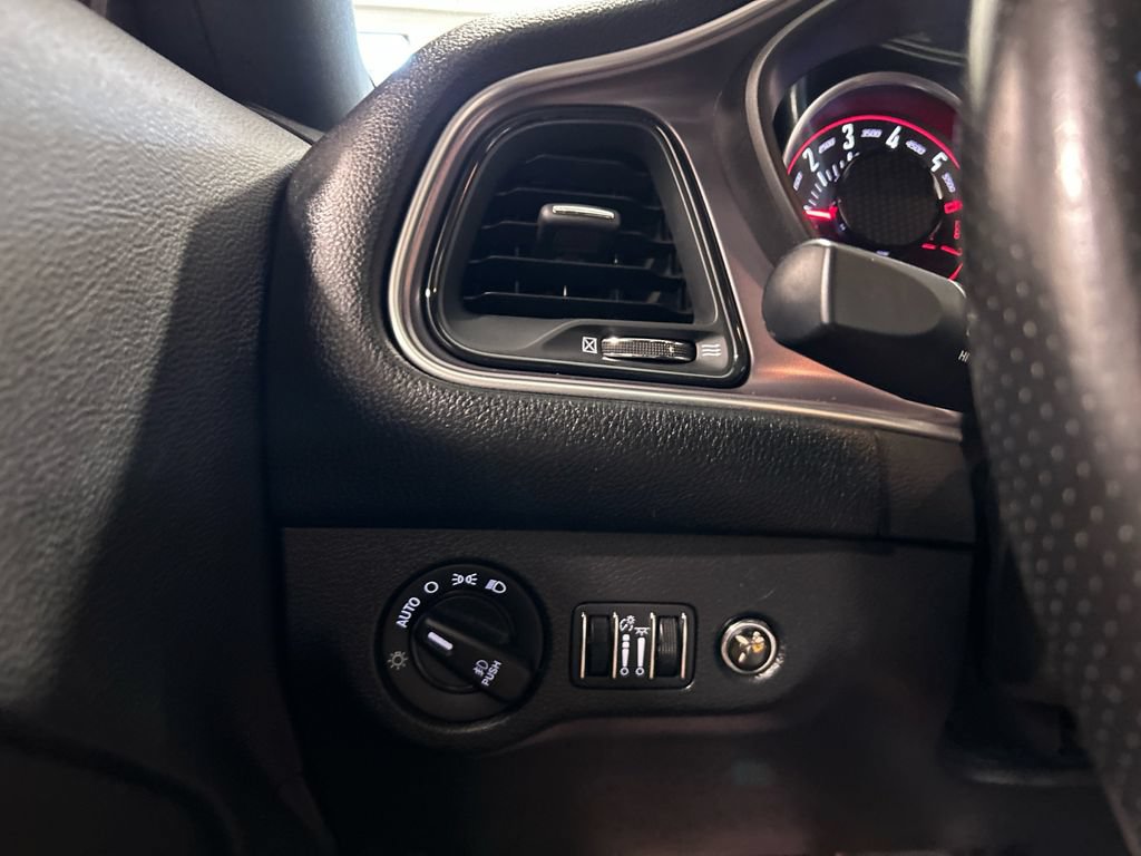 Used 2019 Dodge Challenger R/T Scat Pack w/ Driver Convenience Group RWD image 18