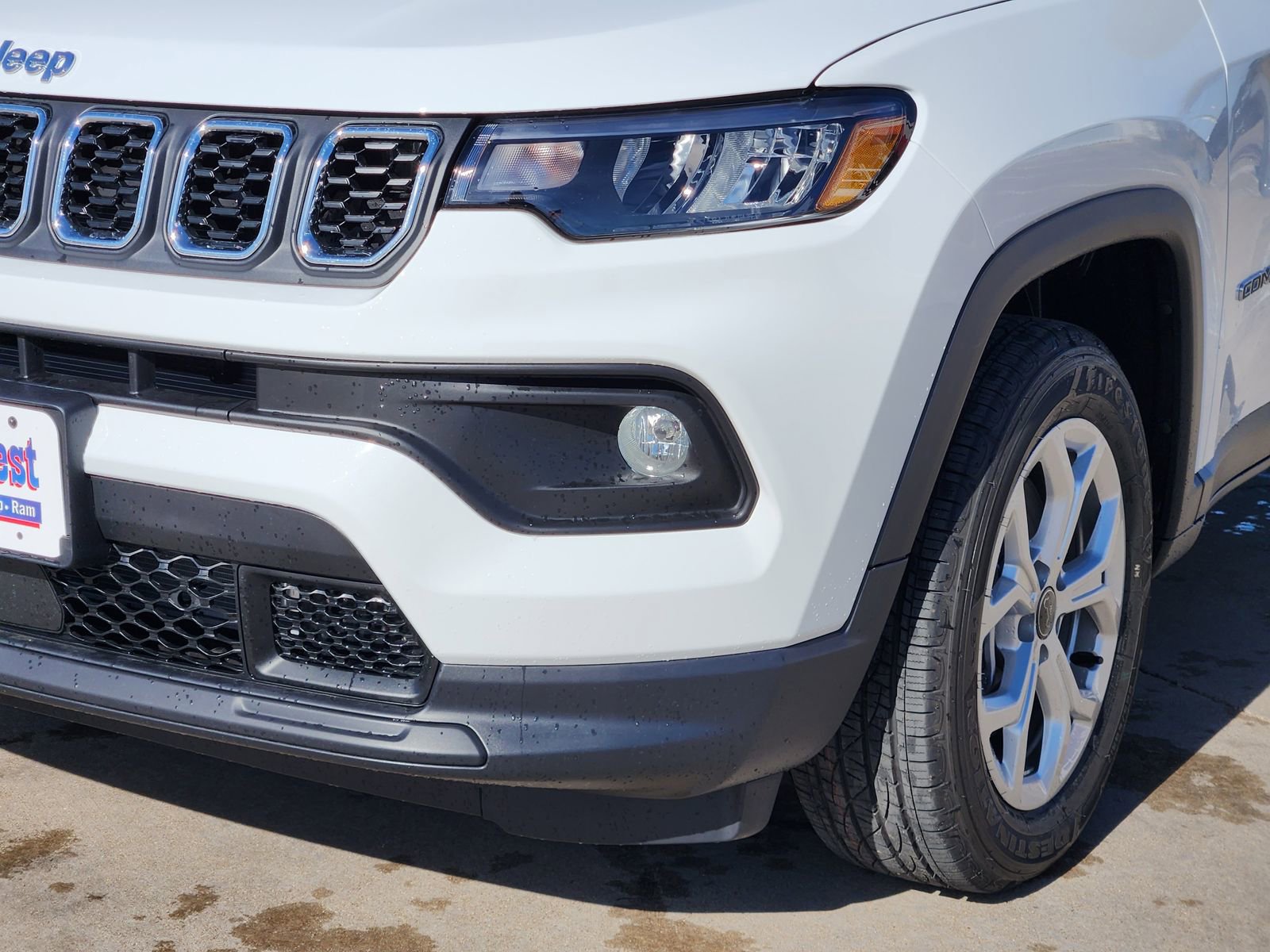 New 2026 Jeep Compass Latitude AWD/4WD image 9