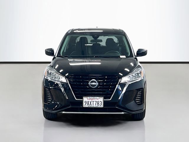 Used 2022 Nissan Kicks S FWD image 2