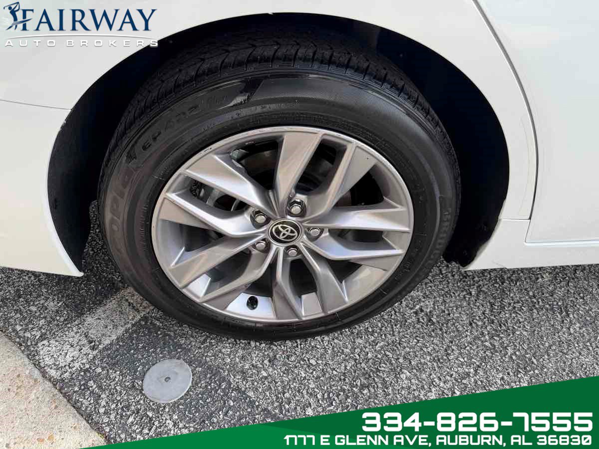 Used 2022 Toyota Avalon XLE image 23