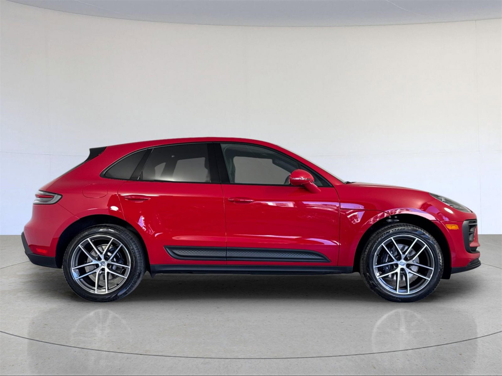 New 2026 Porsche Macan image 9